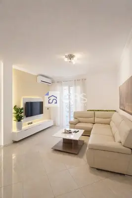 Apartament 2+1 me qera në Liqeni i Thatë, Tiranë, 90 m². Foto 2 nga 6