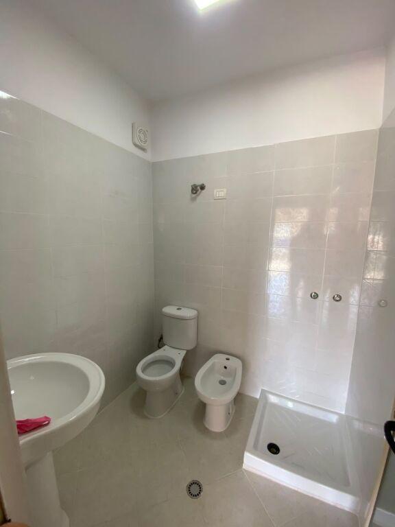 Apartament 2+1 me qera në Ardeno Mobilime, Tiranë, 127 m². Foto 8 nga 11