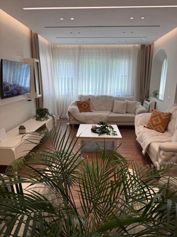 Penthouse me qera në Blloku, Tiranë, 170 m². Foto 10 nga 12