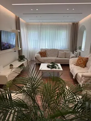 Attico in affitto a Blloku, Tirana, 170 m². Foto 10 di 12