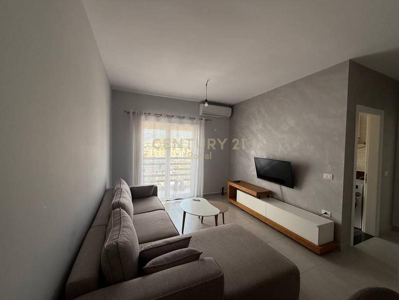 Apartament 1+1 në shitje në Sheshi Selvia, Tiranë, 75 m². Foto 1 nga 6