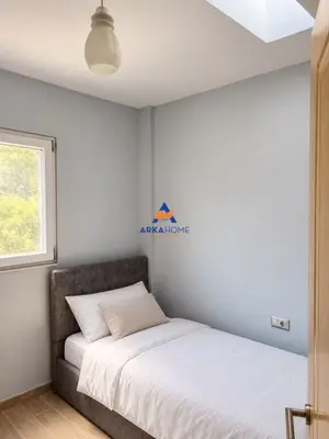Appartamento 2+1 in affitto a Rruga Mine Peza, Tirana, 75 m². Foto 3 di 5