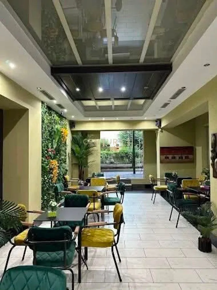 Ambient biznesi në shitje në Qyteti Studenti, Tiranë, 100 m². Foto 1 nga 2