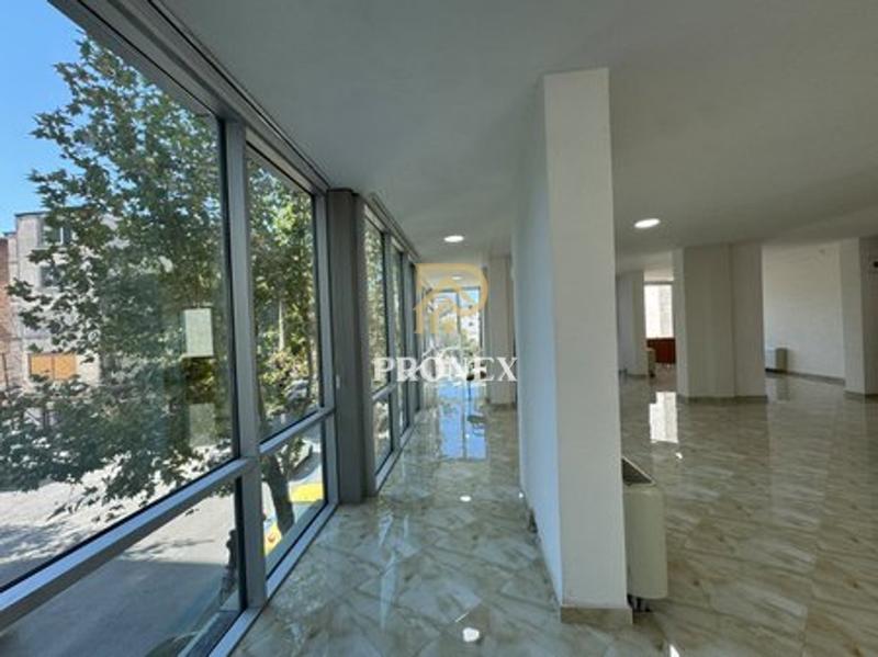 Commercial space for rent in Rruga Hysen Kertusha, Durrës, 342 m²