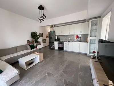 Apartament 2+1 në shitje në Rruga Janaq Kumi, Sarandë, 101 m². Foto 2 nga 9