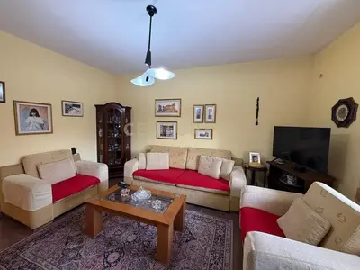 Apartament 2+1 me qera në Rruga Fortuzi, Tiranë, 90 m². Foto 2 nga 7