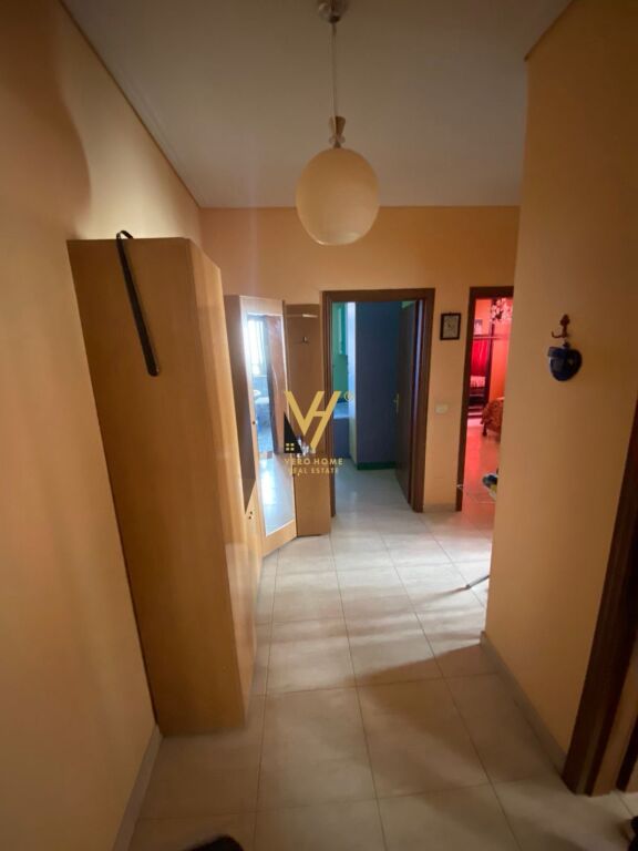 Apartament 2+1 me qera në Komuna e Parisit, Tiranë, 100 m². Foto 3 nga 3