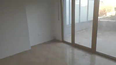 Commercial space for rent in Bulevardi Deshmoret e Kombit, Tirana, 28 m². Photo 4 of 12