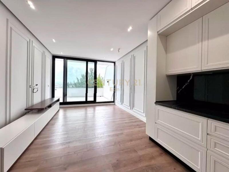 Appartamento 3+1 in vendita a Qendra e Formimit Profesional ish URT, Durazzo, 165 m²