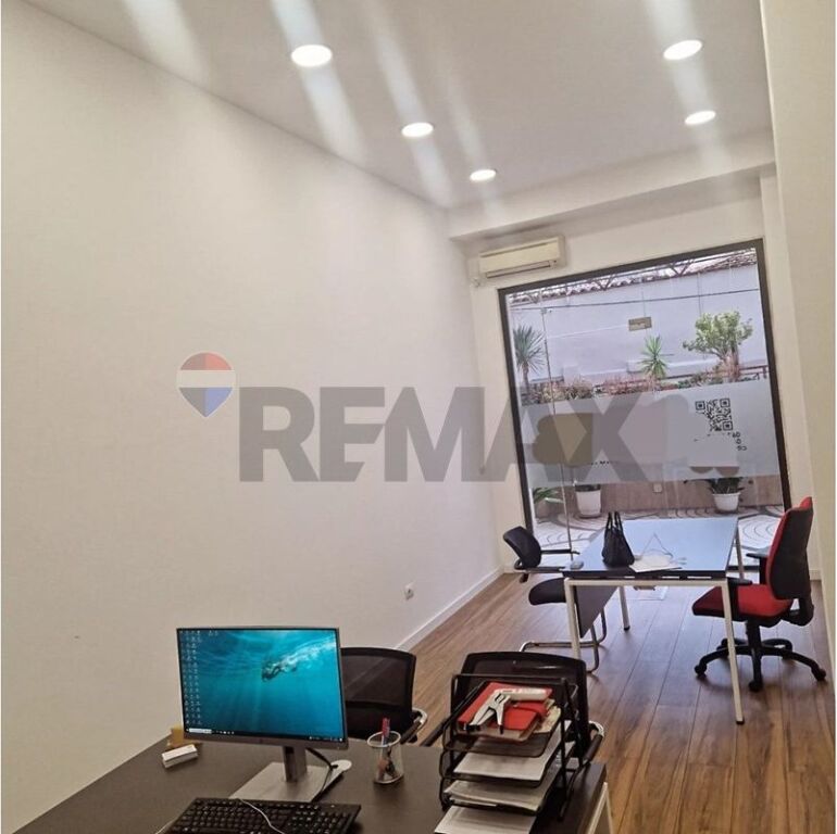 Negozio in vendita a Rruga e Bogdanëve, Tirana, 28 m². Foto 2 di 3