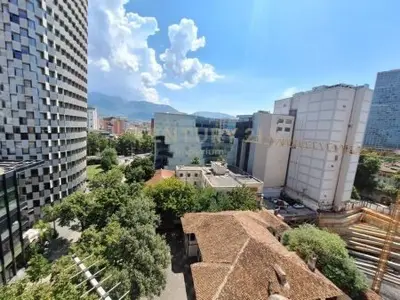 Ufficio in affitto a Parlamenti, Tirana, 150 m². Foto 9 di 9