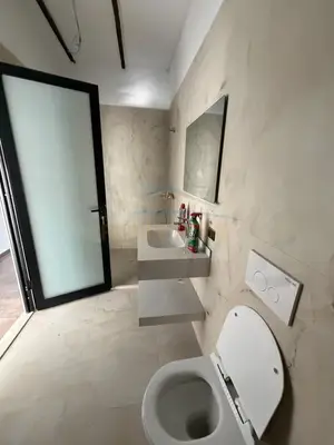 Apartament 1+1 në shitje në Shallvaret, Tiranë, 64 m². Foto 2 nga 4