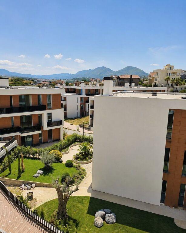 Apartament 3+1 në shitje në Mjull Bathore, Tiranë, 233 m²