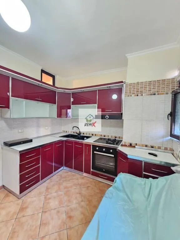 Apartament 2+1 në shitje në Rruga Mujo Ulqinaku, Durrës, 77 m². Foto 1 nga 12