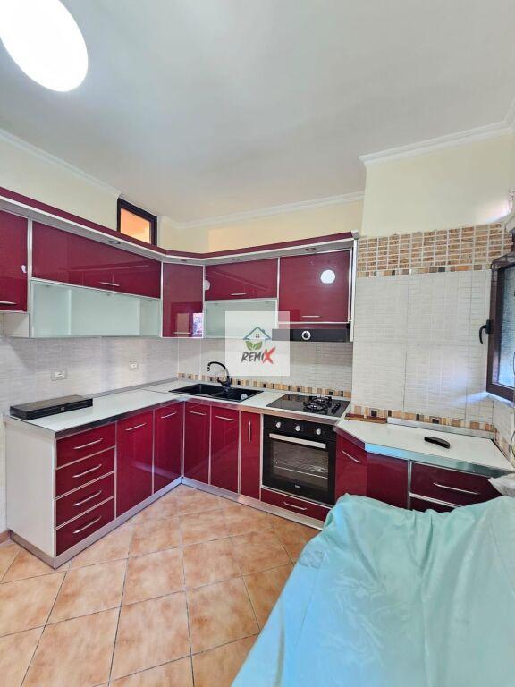 Appartamento 2+1 in vendita a Rruga Mujo Ulqinaku, Durazzo, 77 m²