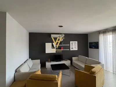 Apartament 2+1 me qera në Rruga Petro Nini Luarasi, Tiranë, 78 m². Foto 1 nga 6