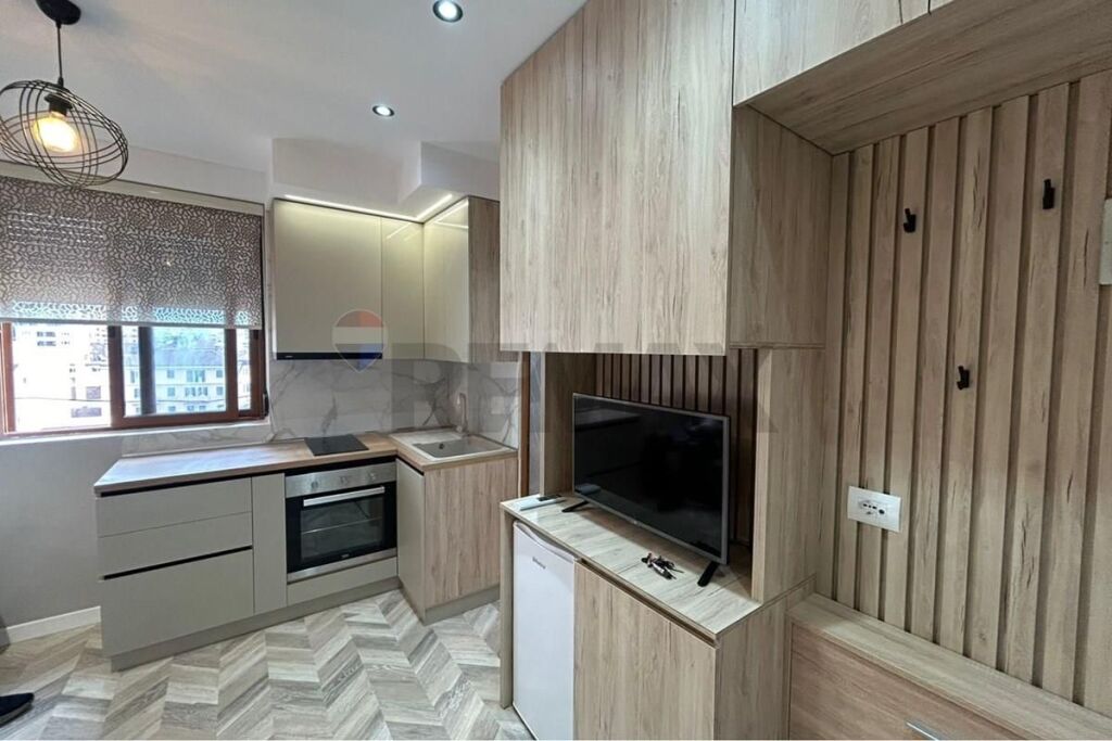 Apartment for sale in 9 Katëshet, Tirana, 130 m². Photo 2 of 3