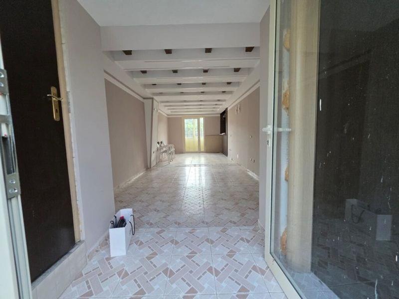 Lokal në shitje në Rruga Kuvendi i Arbërit, Lezhë, 70 m². Foto 1 nga 9