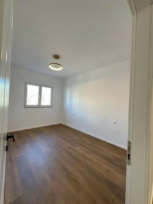 Apartament 2+1 në shitje në Bulevardi Zogu I, Tiranë, 75 m². Foto 4 nga 8