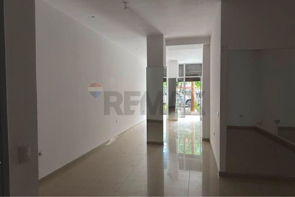 Shop for rent in Komuna e Parisit, Tirana, 51 m². Photo 2 of 3