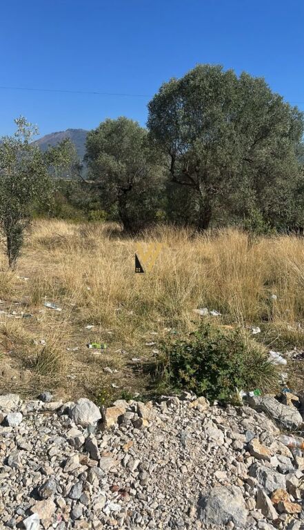 Tokë në shitje në Berzhite, Tiranë, 1 400 m². Foto 1 nga 1
