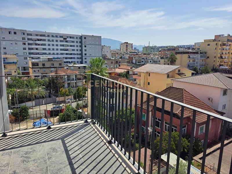 Appartamento 1+1 in vendita a Globe, Tirana, 72 m²