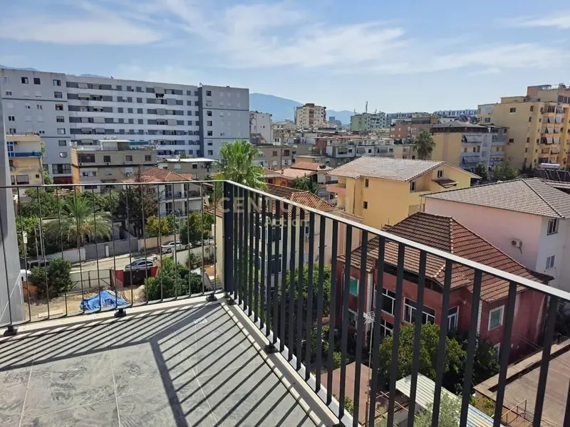 Appartamento 1+1 in vendita a Globe, Tirana, 72 m²