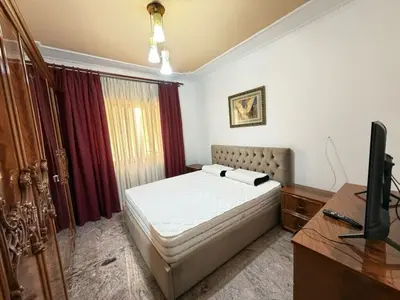 Apartament 2+1 me qera në Sheshi Skënderbej, Tiranë, 130 m². Foto 11 nga 12