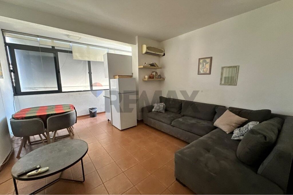 Apartment for sale in 21 Dhjetori, Tirana, 70 m²