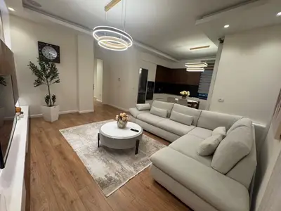Apartament 2+1 me qera në Rruga e Elbasanit, Tiranë, 120 m². Foto 2 nga 11