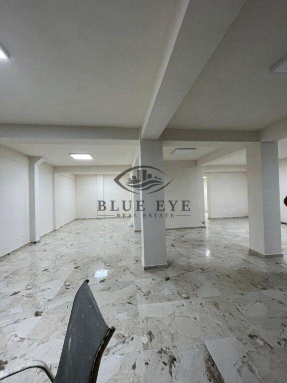Negozio in affitto a Rruga Mujo Ulqinaku, Durazzo, 190 m²
