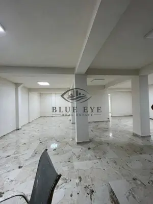 Dyqan me qera në Rruga Mujo Ulqinaku, Durrës, 190 m². Foto 1 nga 4