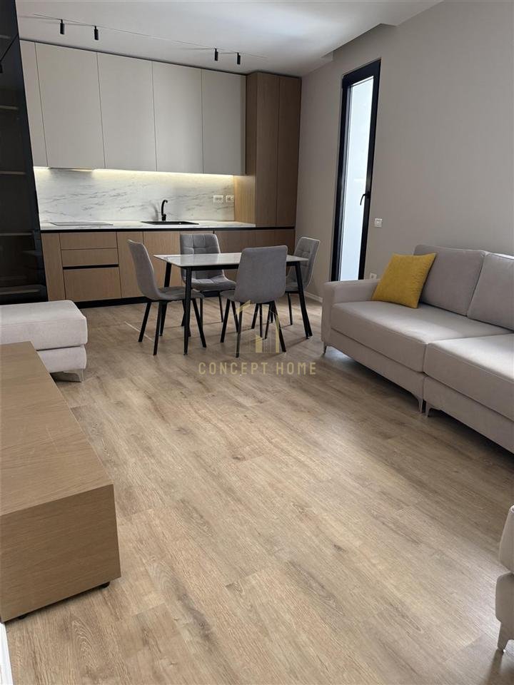 Apartment 2+1 for rent in Kompleksit Kontakt, Tirana, 99 m². Photo 2 of 3