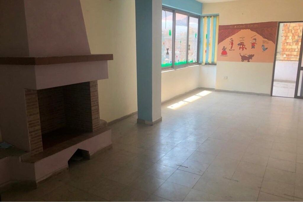 Villa for rent in Rruga Siri Kodra, Tirana, 700 m². Photo 1 of 3
