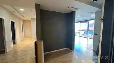 Zyrë me qera në Coin, Tiranë, 308 m². Foto 1 nga 5