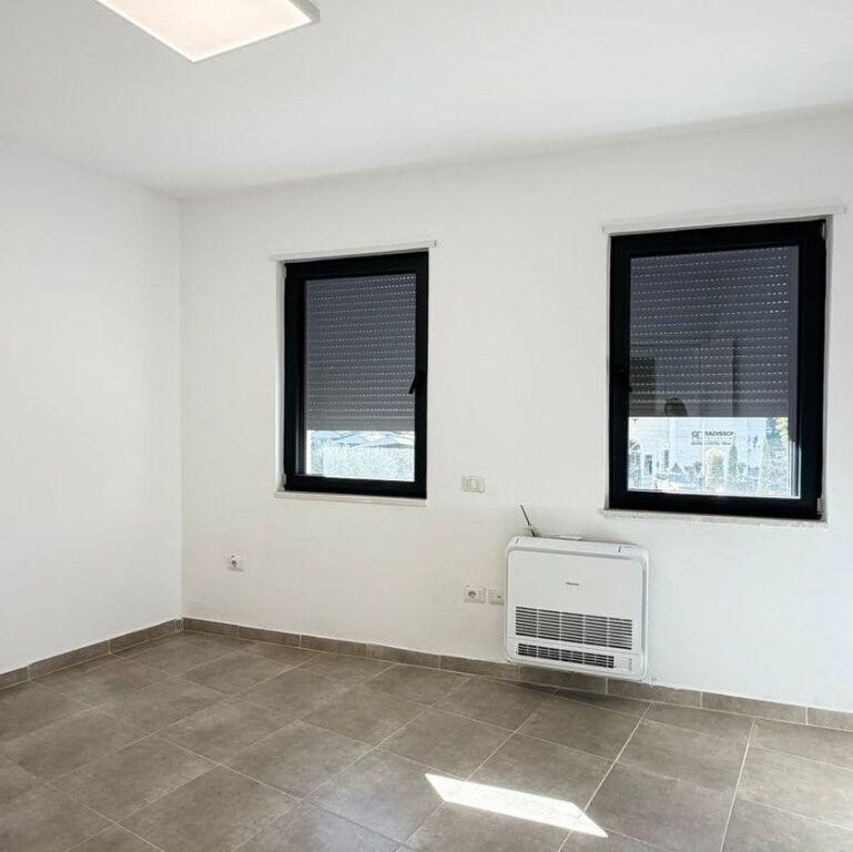 Zyrë me qera në Liqeni Thatë, Tiranë, 160 m²