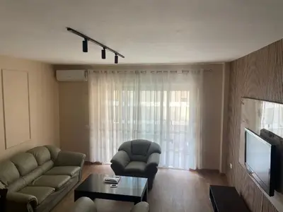 Appartamento 1+1 in affitto a Liqeni i Thatë, Tirana, 65 m². Foto 4 di 5