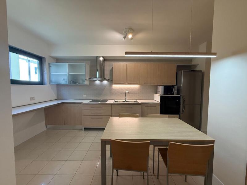 Appartamento 2+1 in affitto a Liceu Artistik Jordan Misja, Tirana, 132 m²