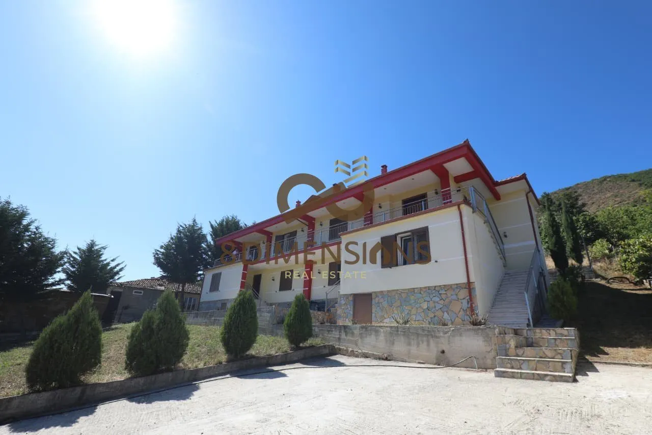 Locale in vendita a Memelisht, Pogradec, 3.000 m². Foto 1 di 10