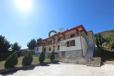 Locale in vendita a Memelisht, Pogradec, 3.000 m². Foto 1 di 10