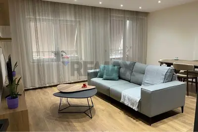 Apartament 1+1 me qera në Rruga Bardhok Biba, Tiranë, 55 m². Foto 2 nga 8