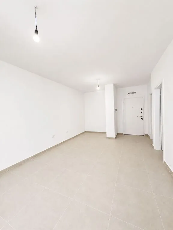 Apartament 1+1 në shitje në Flower Restaurant, Golem, 57 m². Foto 1 nga 6