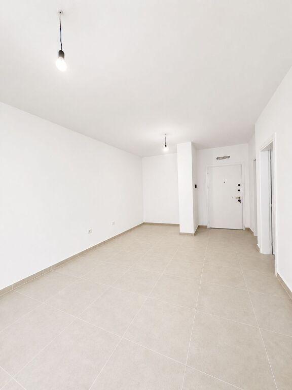 Apartament 1+1 në shitje në Flower Restaurant, Durrës, 57 m²