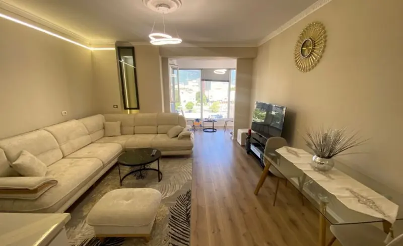 Appartamento 1+1 in affitto a Rruga Jordan Misja, Tirana, 70 m²