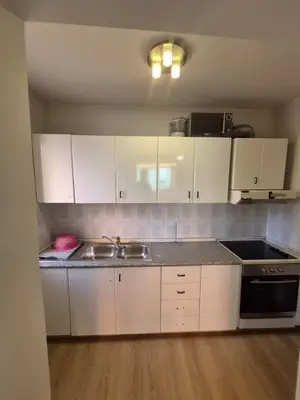 Apartament 3+1 me qera në Myslym Shyri, Tiranë, 110 m². Foto 3 nga 12