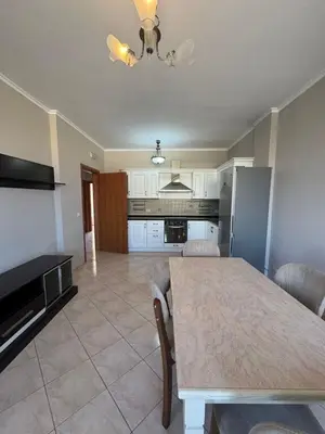 Apartament 2+1 me qera në Pallati i Sportit, Durrës, 95 m². Foto 2 nga 6