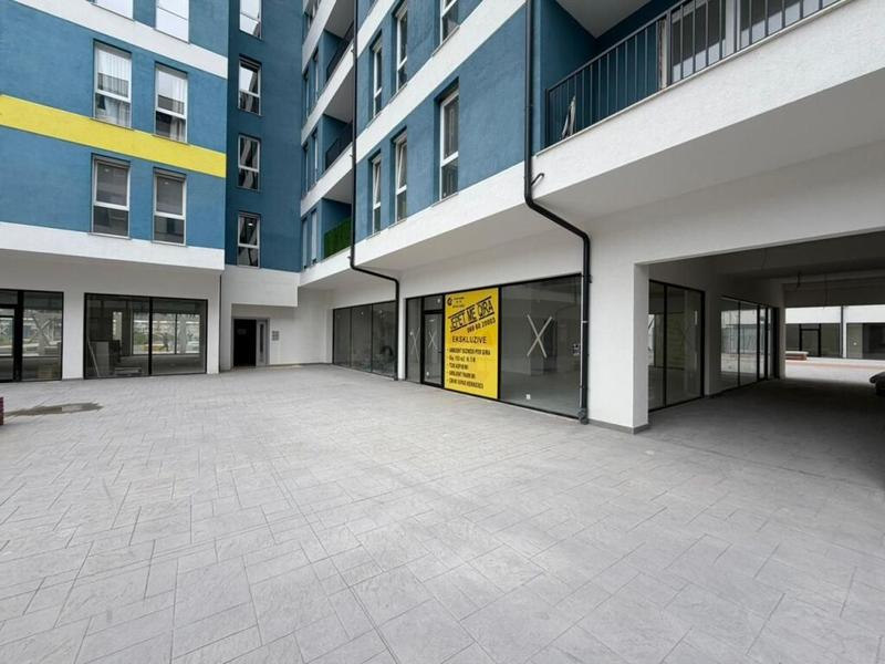 Ambient biznesi me qera në QTU - Qendra Tregtare Univers, Tiranë, 103 m²