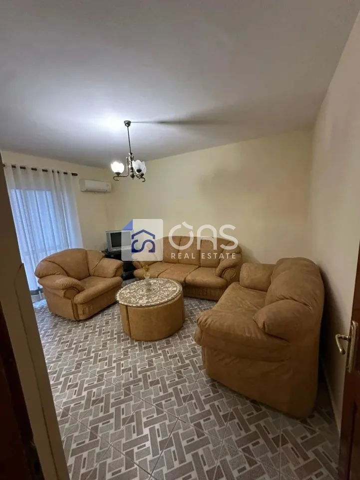 Apartament 3+1 me qera në Bulevardi Zogu I, Tiranë, 95 m². Foto 1 nga 6