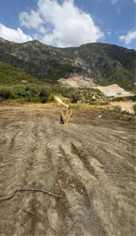 Tokë në shitje në Tufinë, Tiranë, 2 000 m². Foto 2 nga 3