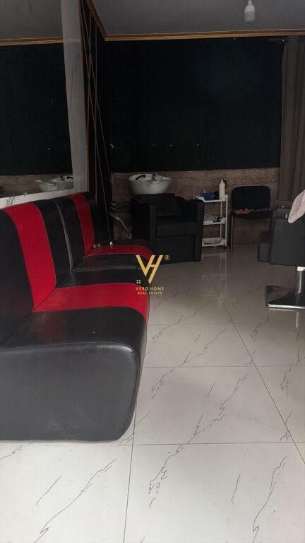Dyqan me qera në Rruga Haxhi Hysen Dalliu, Tiranë, 28 m²